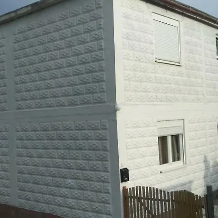 Pave & Ilija Jr Lägenhet Lopar